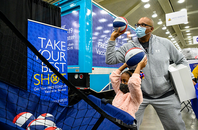 CIAA Fan Fest attendees take their “Best Shot” during the event. 